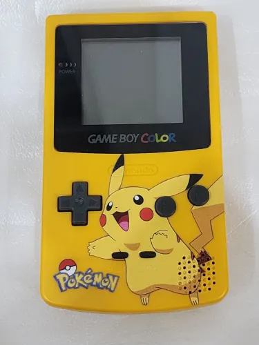 Game boy Pikachu na cor Amarela com jogo original Pokémon Yellow