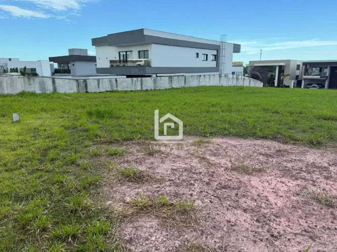 Terreno Exclusivo de 1.038m² no Condomínio Jardins Veneza Espaço e Privacidade
