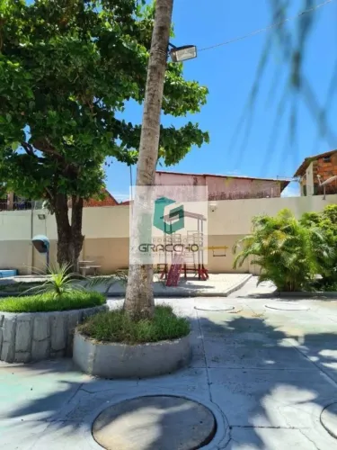 Apartamento, no Carlito Pamplona, com 2 dormitórios à venda, 87 m².