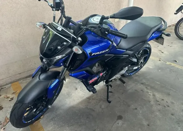 Fz15 Bem conservada