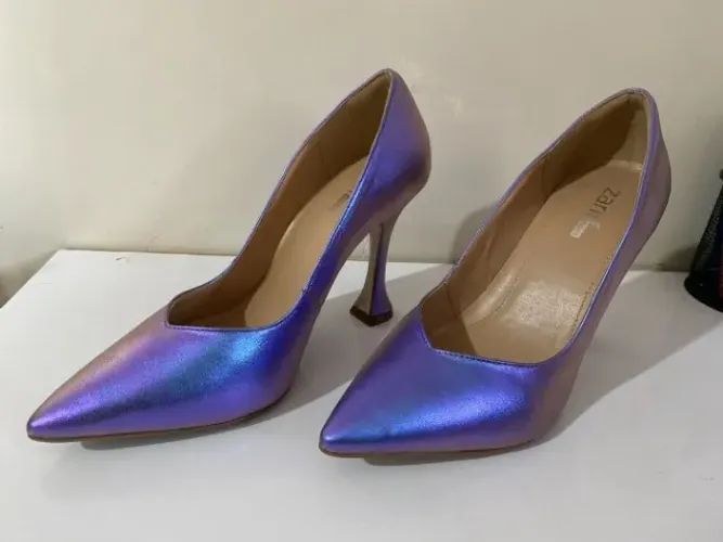 Scarpin Metálico tam. 38 - Usado uma única vez