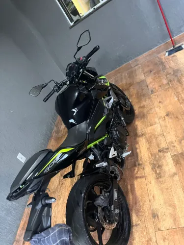 Vendo ou troco!! Moto muito conservada!!