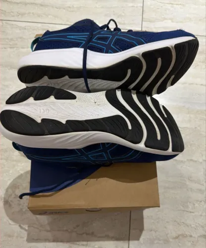 Tenis asics gel na cor azul tamanho 40
