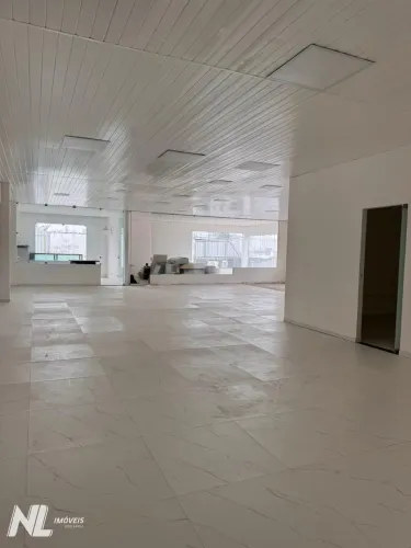 Oportunidade imperdível  amplo espaço comercial com 327m²!