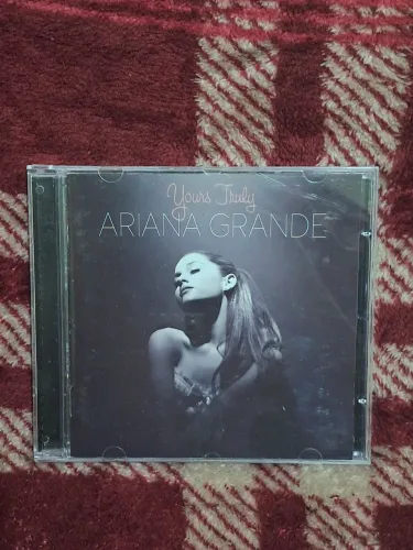 CD Ariana Grande Yours Truly