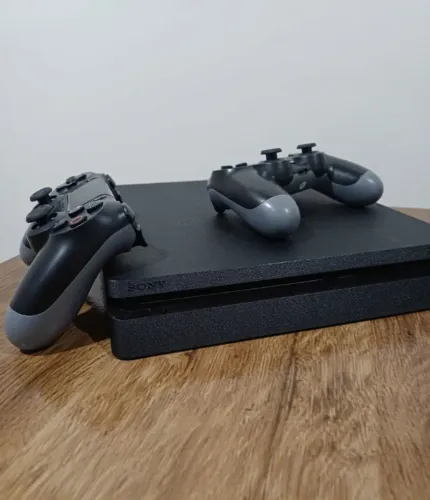 PS4 SLIM 1 TB- PRATICAMENTE ZERO- OPORTUNIDADE