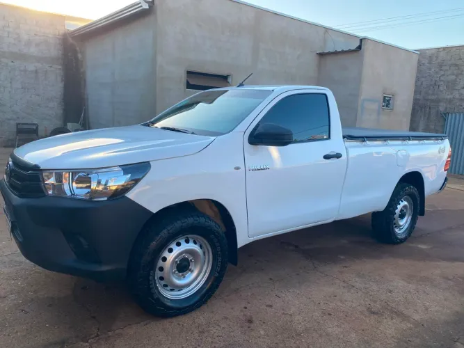 Toyota Hilux CS 4X4 2.8 TDI Diesel Mec. 2024