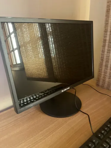 Motitor HDMI 19pol nunca usado Bluecase