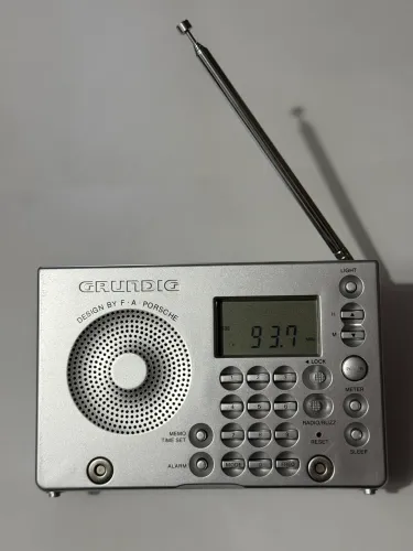 Rádio Grundig YB- P2000