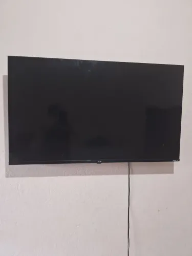 Smart TV Roku 43 Polegadas + Controle + Suporte