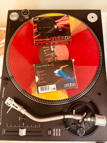 Toca discos Pioneer PLX 1000