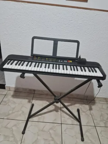 Teclado Yamaha PSR-F51