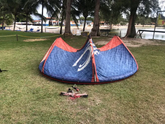 Kite cabrinha switchblade 8m + barra ,pouco usado / sem reparos / recém resinado