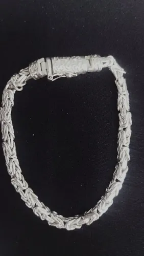 Pulseira de prata linda e em excelente estado. Apenas 300,00 Reais.