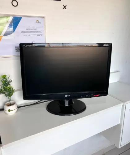 Monitor LG 20" - HD+