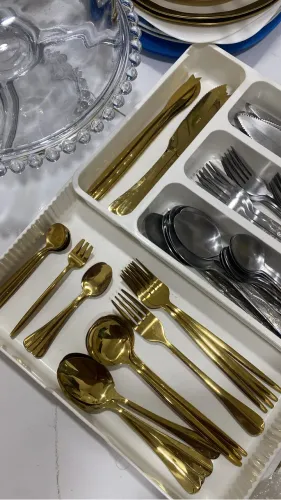 Kit talheres dourados marca Lyor
