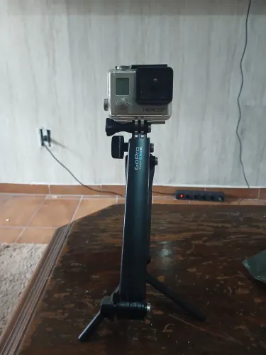 ? GoPro HERO3+ Black Edition + Bastão/Tripé Original