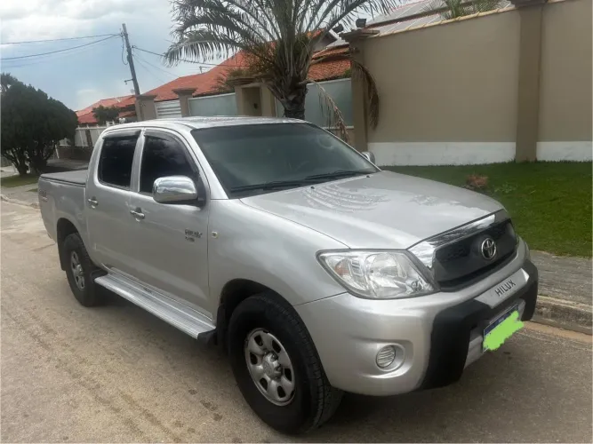 Toyota Hilux CD D4-d 4X4 2.5 16V 102cv TB Dies. 2010
