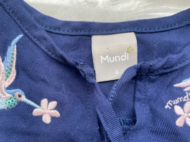 Blusinha bordada