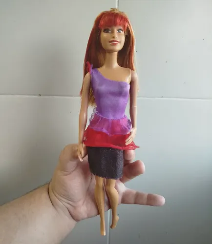 Barbie - Boneca Rayna "Rock'n Royals" (Mattel)