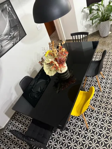 Mesa de jantar com cadeiras lindíssimas