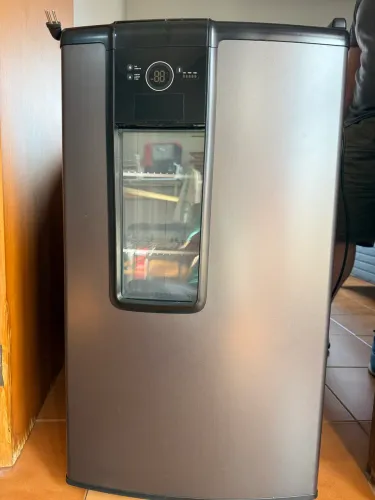 Cervejeira Consul Vertical Titanium 83L Frost Free - 220v