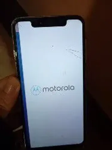 Vendo celular Motorola One tem que arrumar a tela mas o celular está funcionando