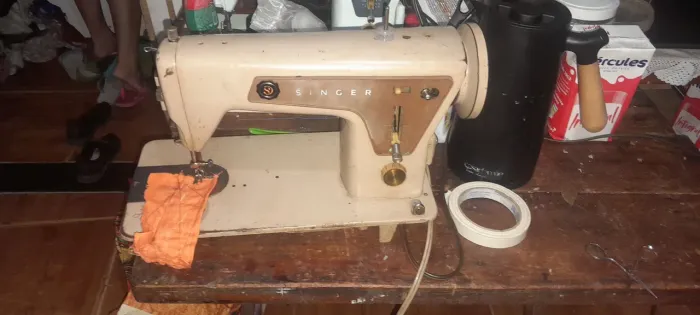 Máquina de costura singer