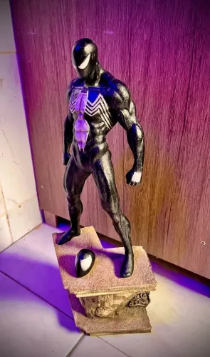 Estátua Homem Aranha