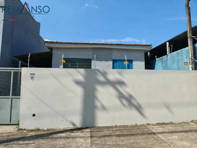 Casa com 3 Quartos para alugar, 250m² - Vila São Pedro