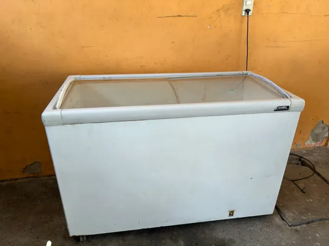 Freezer temps de vidro no precinho 