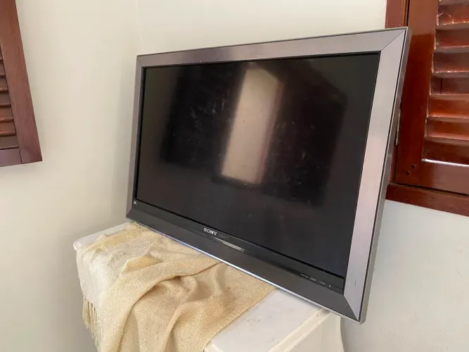 TV 32 polegadas com defeito