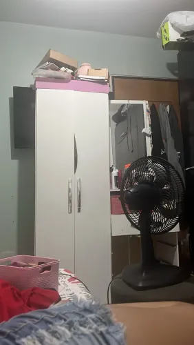 Guarda roupa á venda