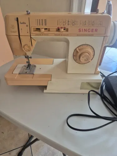 Máquina de costura 