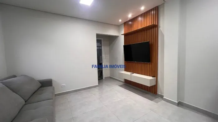 Casa para alugar 1 quarto e quintal no Marapé em Santos