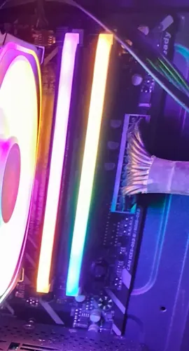Corsair Vengeance RGB Memória RAM 16GB 3200Mhz DDR4