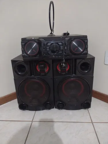 SOM LG 1.800 WATTS RMS