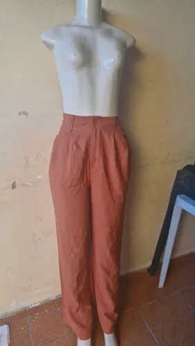 Calça nova e na etiqueta veste G