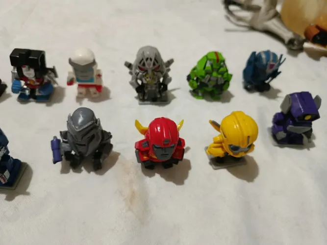 Bonecos mini Transformers série 30 anos 