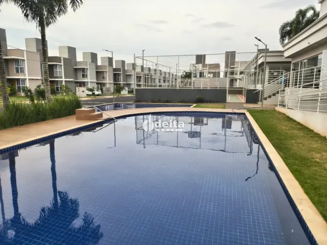 Casa em condomínio com 4 quartos sendo 2 suítes disponível para locação e venda no bairro