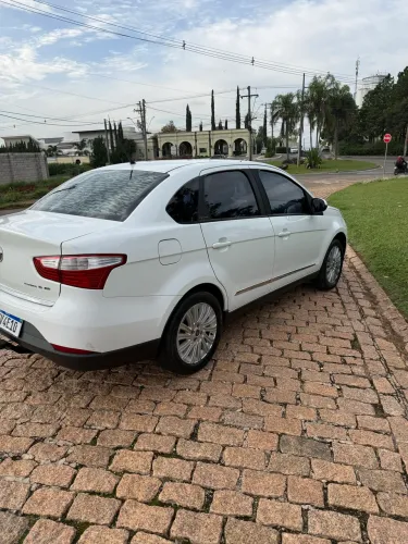 Fiat Grand Siena Essence 1.6 Flex 16V 2015