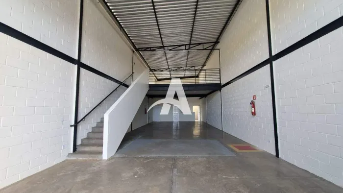 Loja para aluguel, 1 vaga, Loteamento Residencial Pequis - Uberlândia/MG