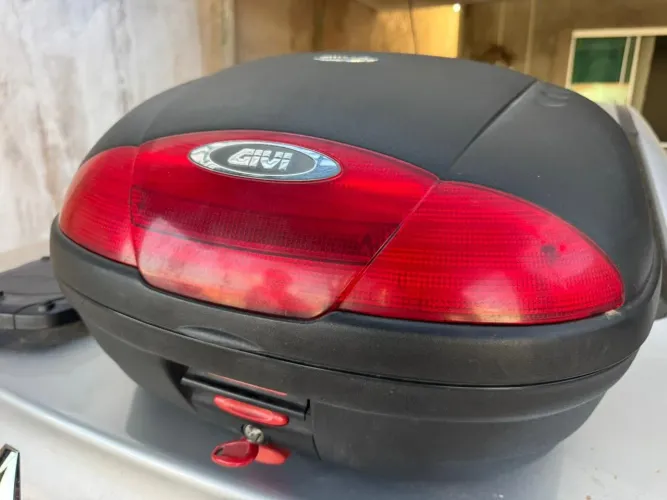 Baú Givi 45 litros