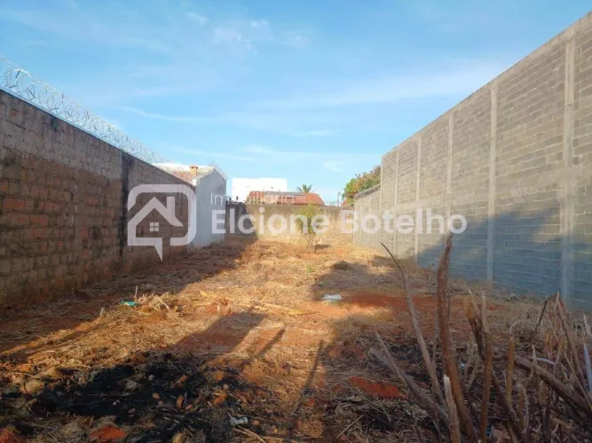 Lote de 300m² em Uberlândia (Segismundo Pereira)  venda com financiamento e permuta
