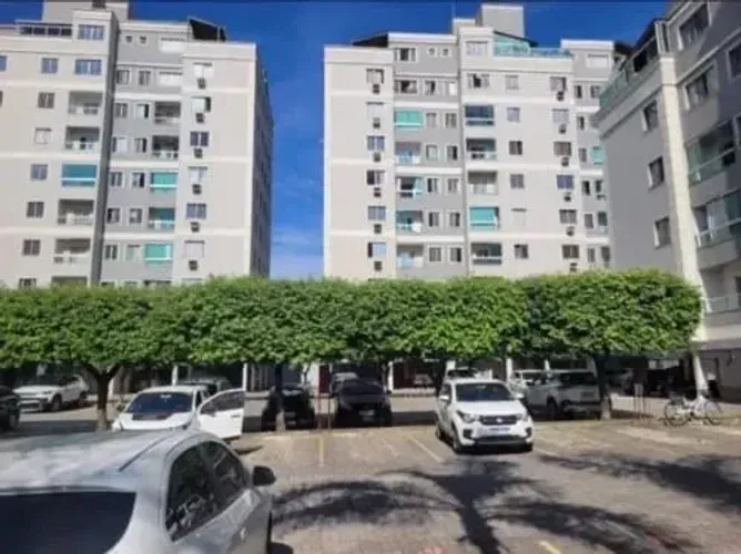 Apartamento de 2 quartos com suíte em Parque Residencial Laranjeiras