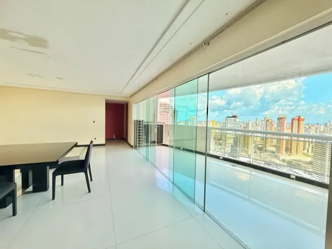 Apartamentoà venda no Bairro Umarizal de 4 suítes