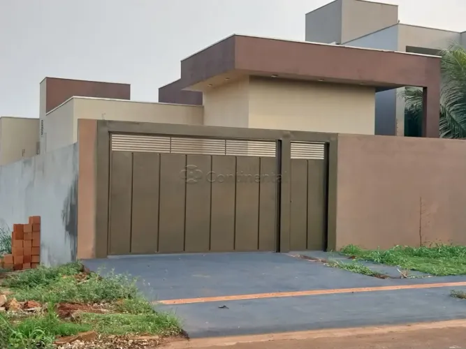 Casa Residencial para Locação ou Venda em Dourados-MS
