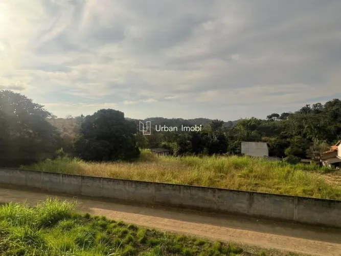 Terreno frente para Dutra Pirai