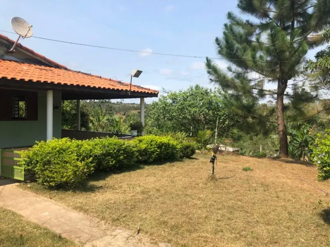Chácara 20.000m2, Casa Sede com 80m2, 2 Dormitórios, Cozinha Americana, Área Gourmet com P