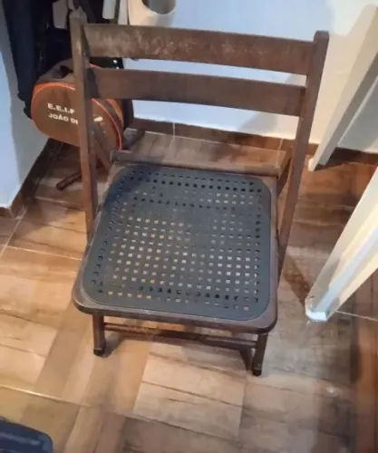 Vende-se cadeira de madeira tramontina